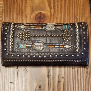 Follow your arrows wallet